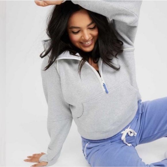 aerie Sweaters - OFFLINE by Aerie light gray throwback quarter zip hooded sweatshirt size: M